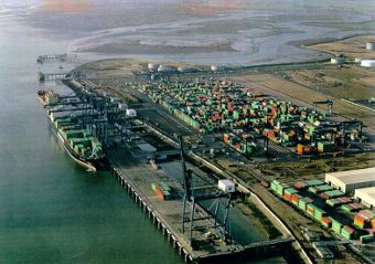Терминал в Портовой Зоне Куанван, Гуанчжоу (Китай) 