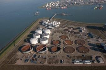 Резервуарный парк компании Oiltanking
