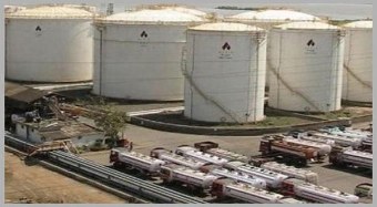 Наливные терминалы компании Aegis Logistics для хранения нефти в порту Пипавав