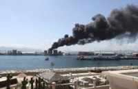 В порту Гибралтара произошел взрыв нефтяного резервуара