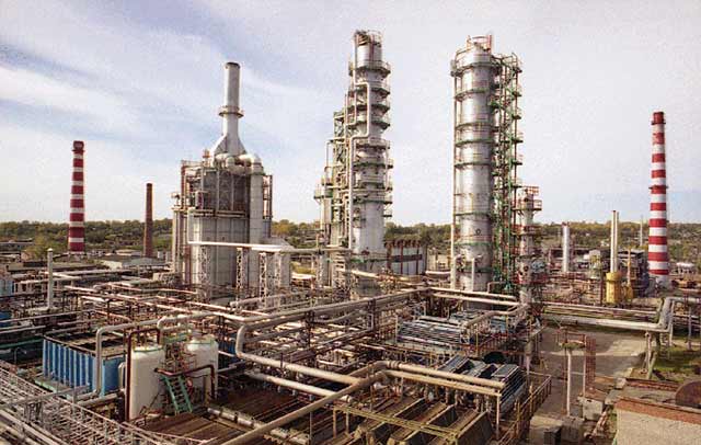 Нефтеперерабатывающее предприятие Нефтеперерабатывающее предприятие