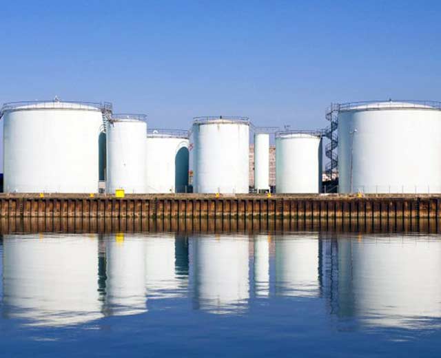 Нефтяные резервуары Нефтяные резервуары