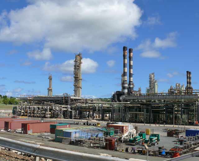 Нефтеперерабатывающий завод Нефтеперерабатывающий завод