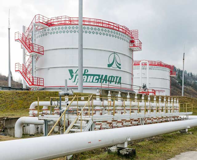Нефтяные резервуары Нефтяные резервуары