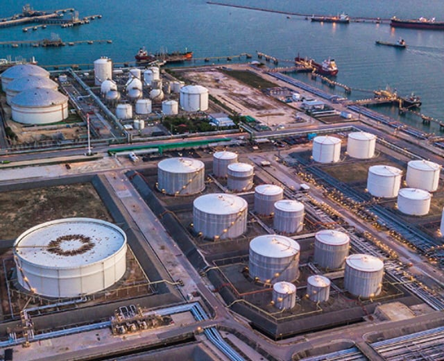 Нефтяные резервуары Нефтяные резервуары